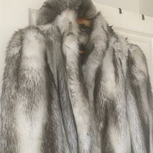 Tissavel Elegant Faux Fur Coat with Belt
Made in UK